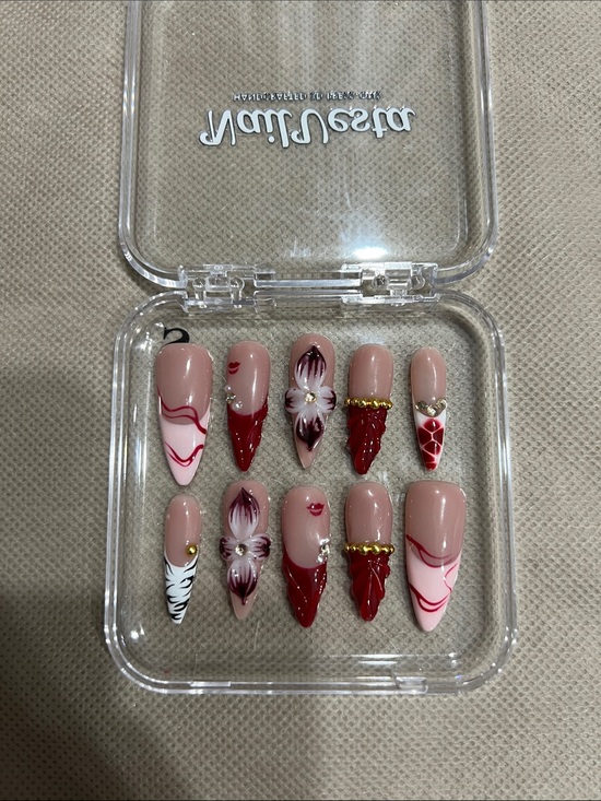 Other - Nail Vesta Press On Nail Set Floral Accents Winery Flame Size Small